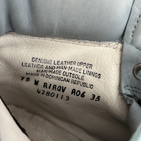 Blue Timberlands - Picture 5 of 5